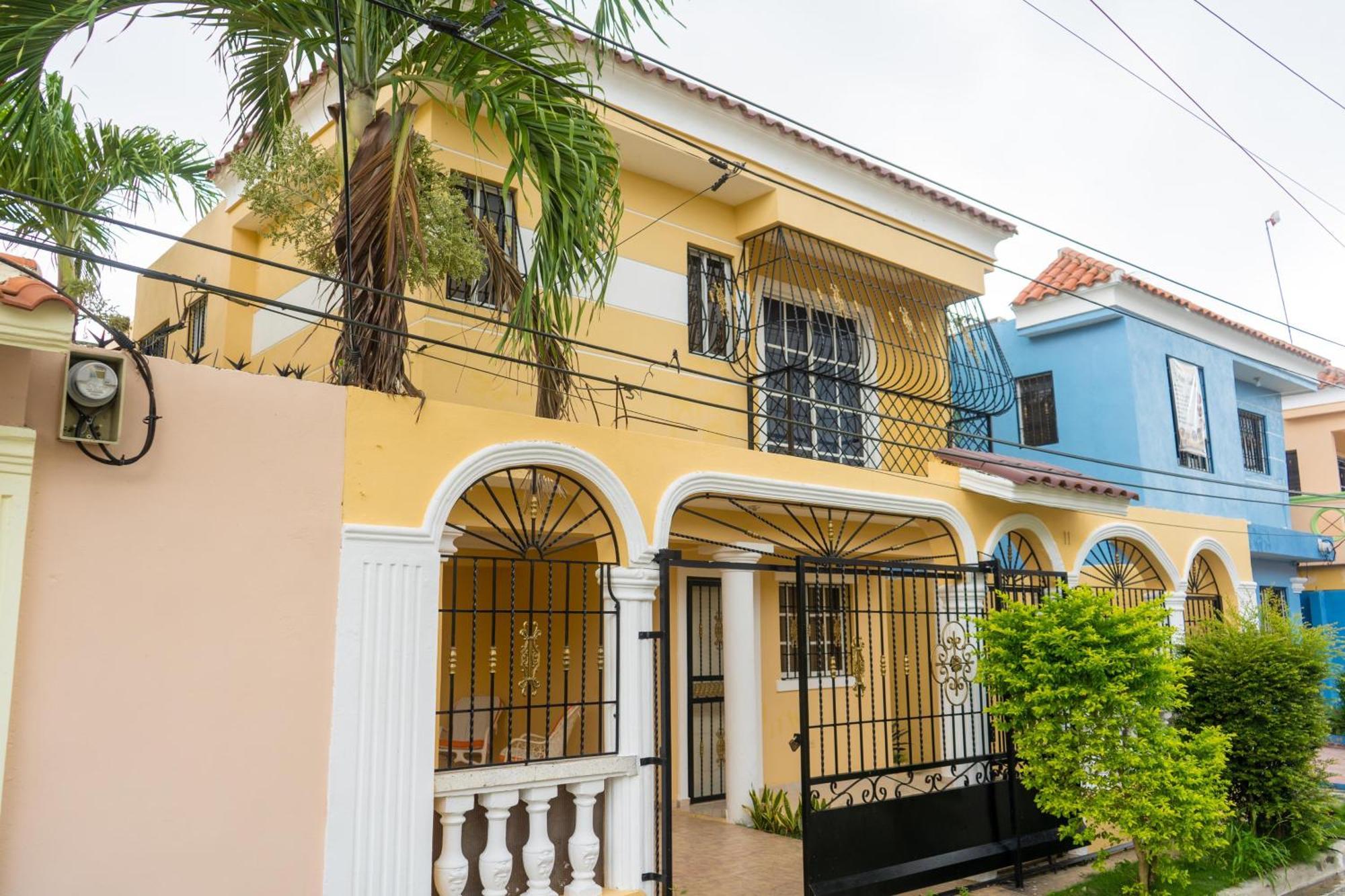 Villa Casa Familiar Acogedora En Zona Residencial La Grua Exterior foto